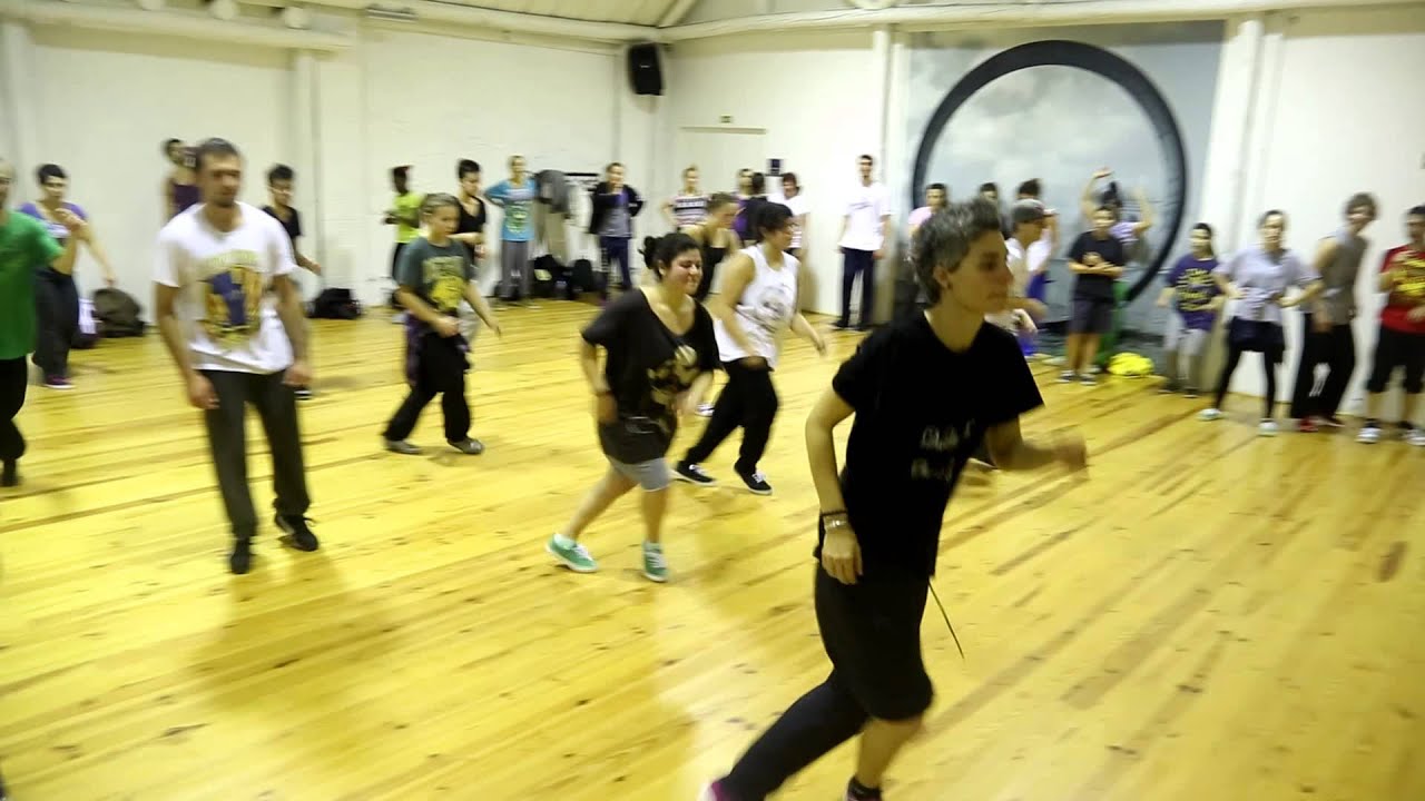 Jazzy Dance Studios - Aula House Nível I - Leo