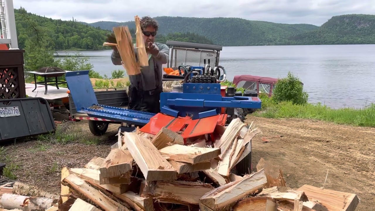 Eastonmade 12-22 splitting big rounds of yellow birch with the 5 way box wedge.  Impressive!
