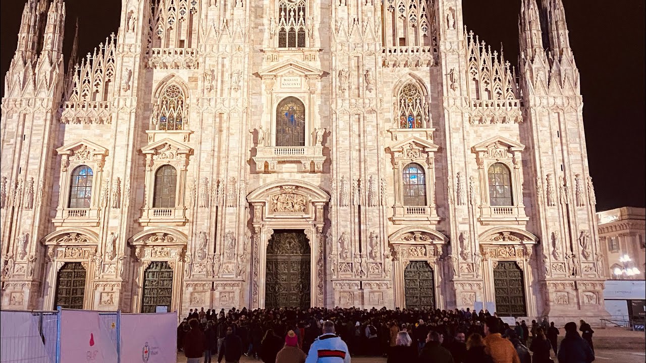 Duomo Cathedral Square at night Milano,Italy 🇮🇹 🌌 4k