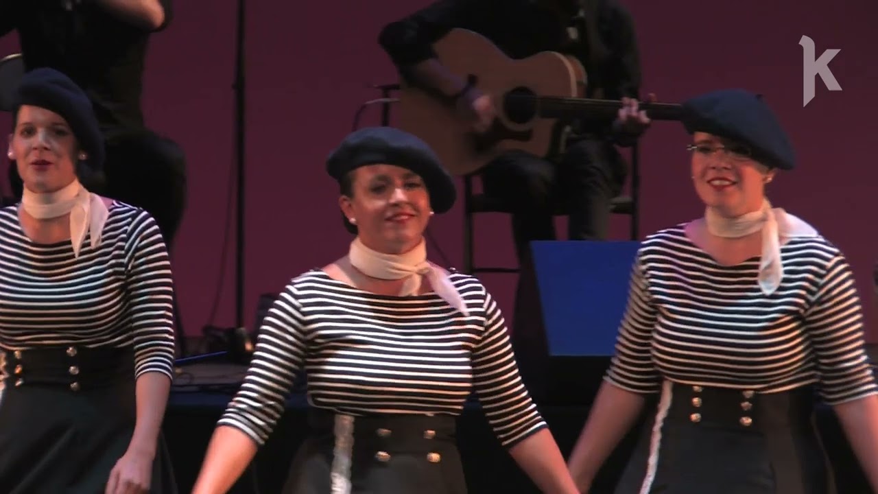 Spectacle de danse bretonne : Cercle Armor-Argoat de Lorient au Kement Tu de Lorient en 2017