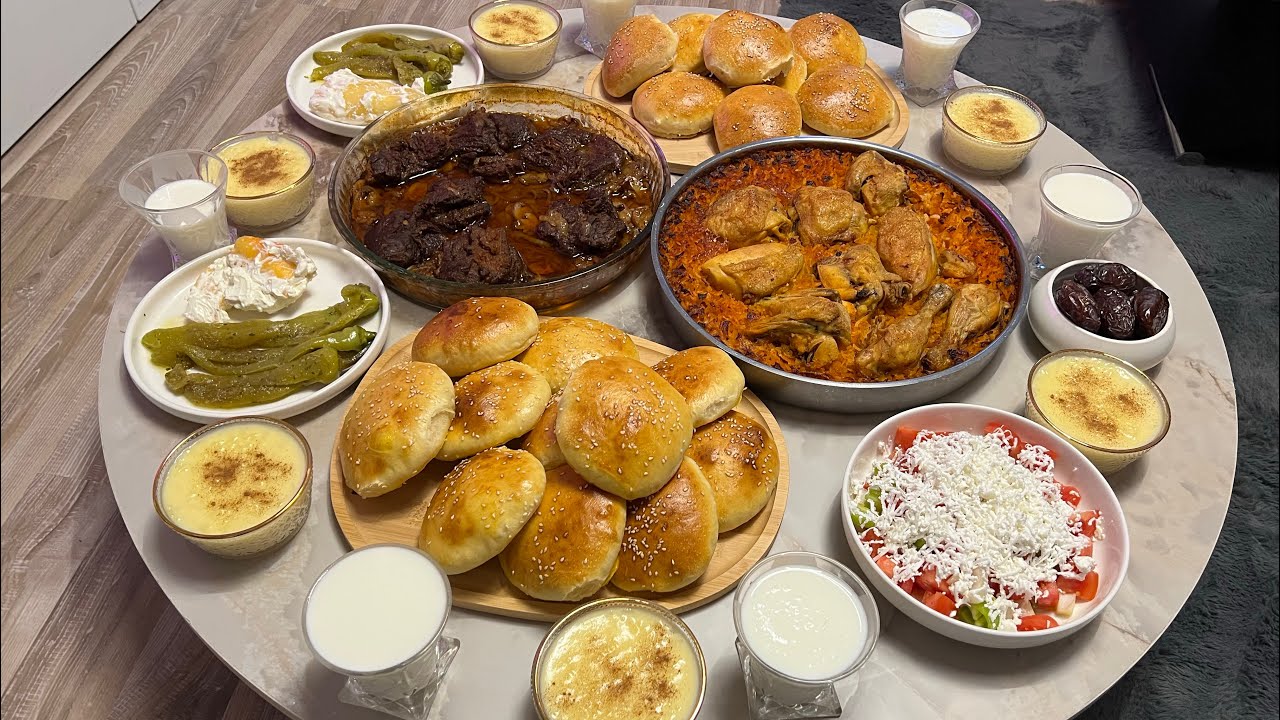 Aty ku jemi Rrit gjithmonë se Bashku kemi hangër Iftar e Syfyr te Bashkuar,Me Plot Harmoni Sofra🥹🥰😍