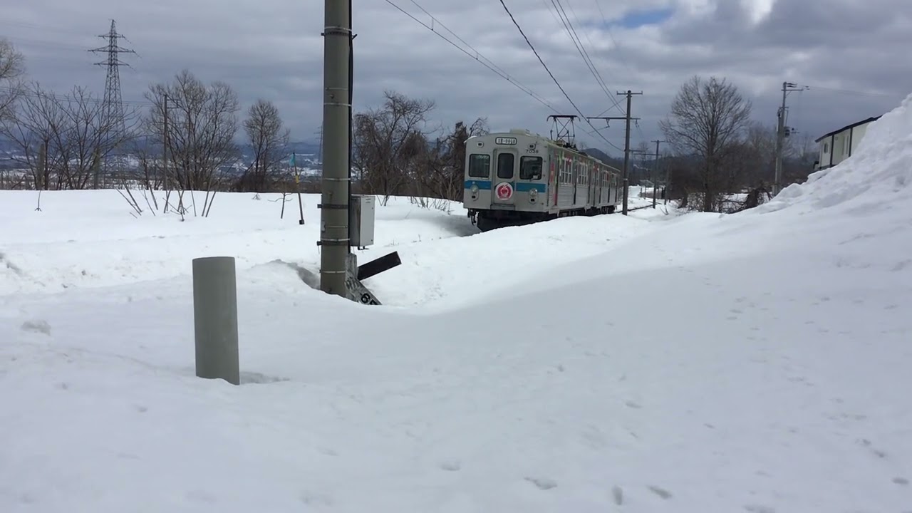 弘南鉄道大鰐線 デハ7000 松木平駅到着