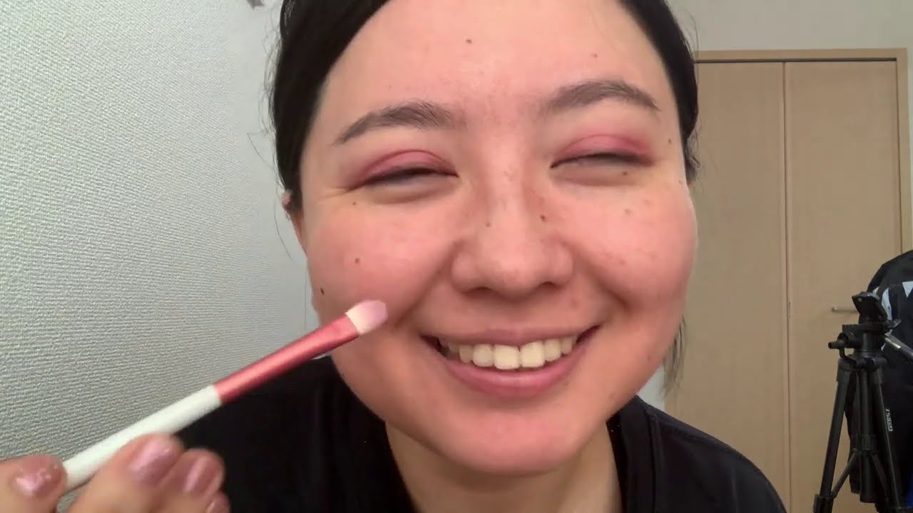 ASMR CASEIRO: ME MAQUIANDO + FALANDO SUAVE