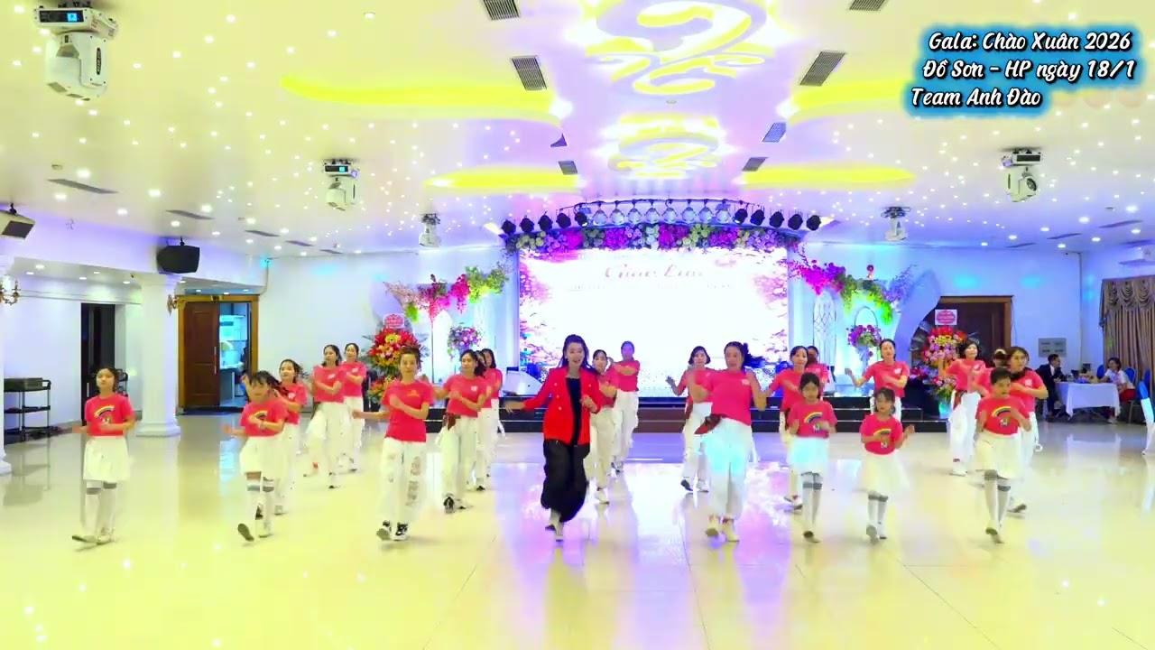 Tết này mình yêu nhau luôn đi Biên đạo: Đào Dung 🌹🌹🌹- Thực hiện: Team Anh Đào 🍑 tại Gala Chào Xuân.