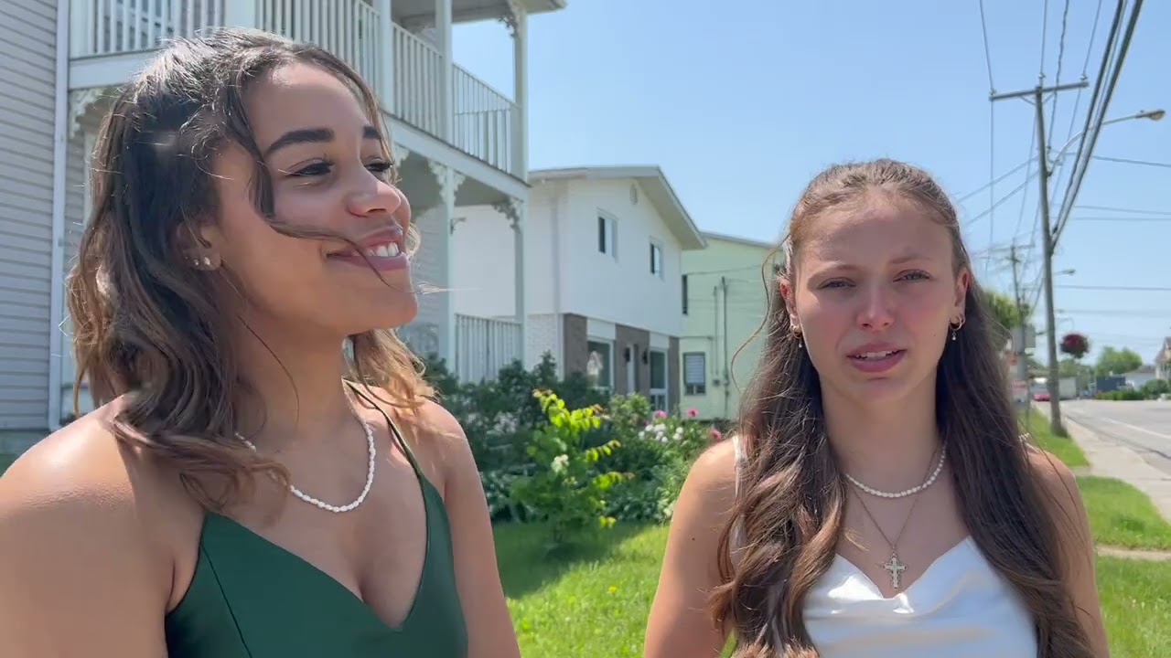 Des amies et leur chauffeur pour le Bal des finissant.e.s de l'école secondaire Jean-Nicolet