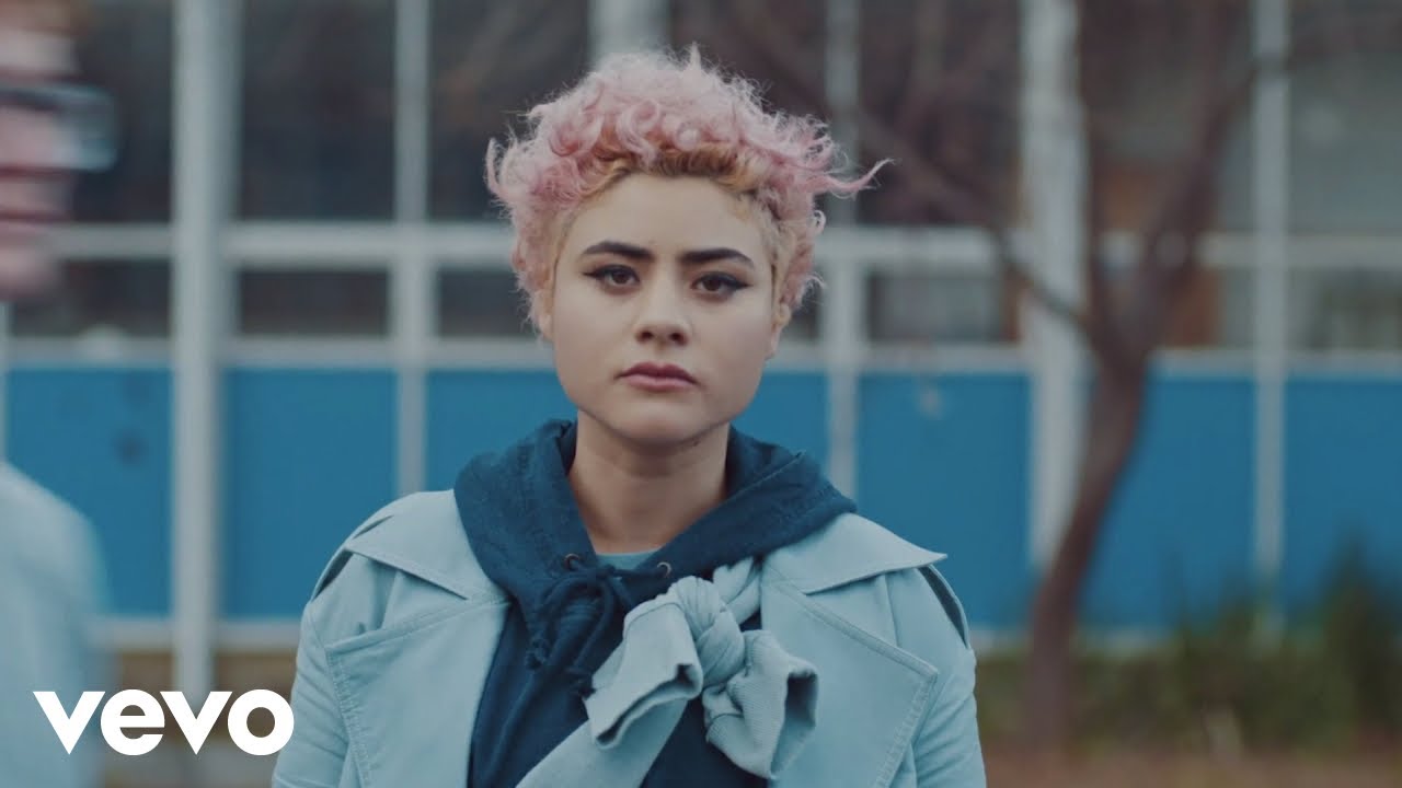 Montaigne - READY (Official)