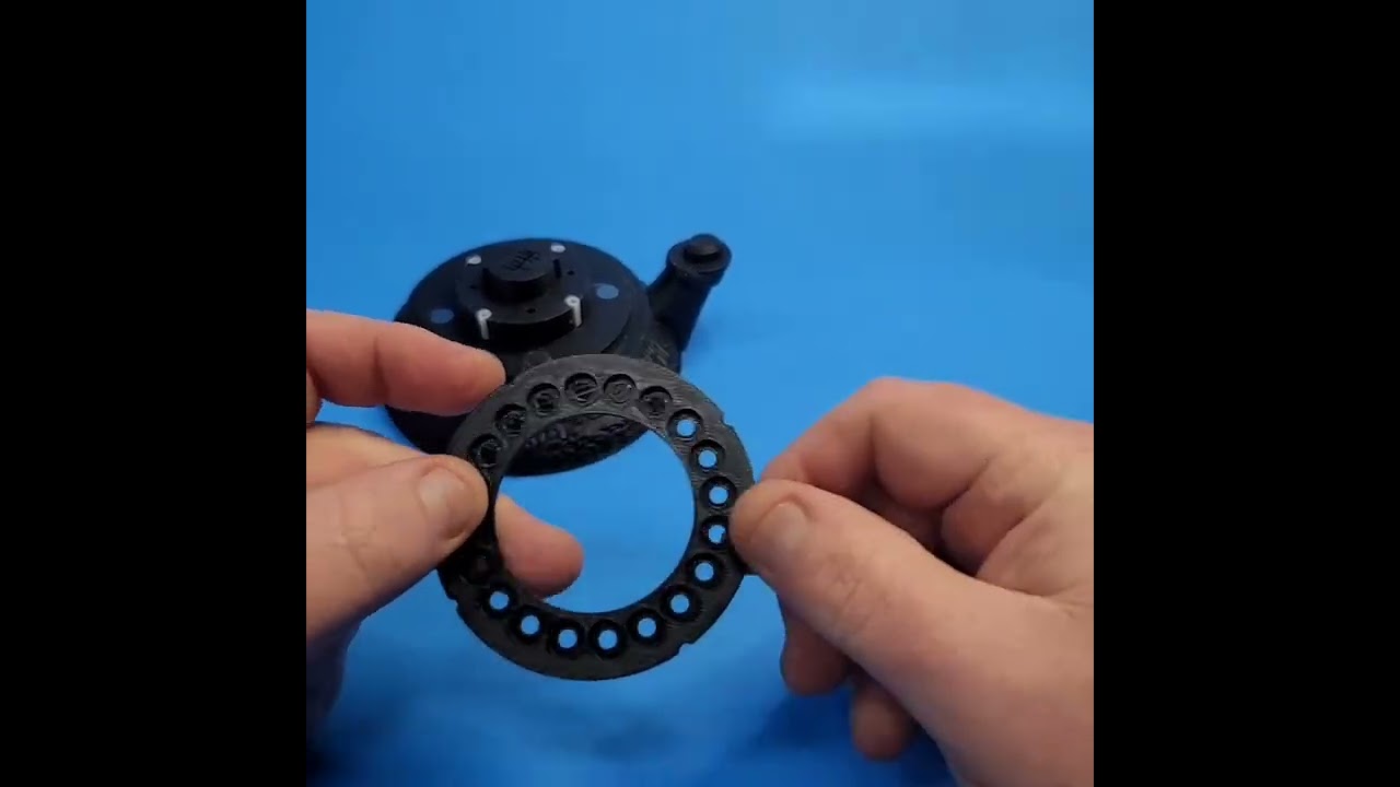 D20 Magnetic spinner can cozy assembly video