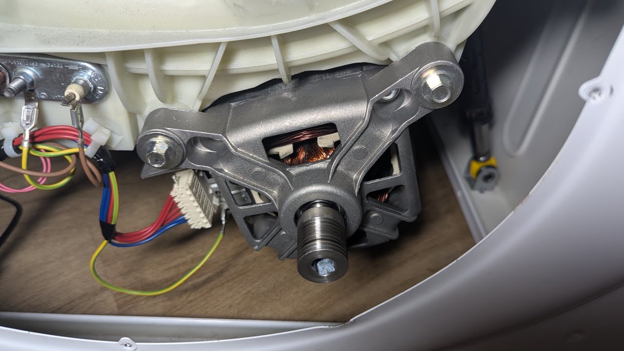 indesit IWDD7143 - full spin only 1400rpm (motor view - no belt/pump)