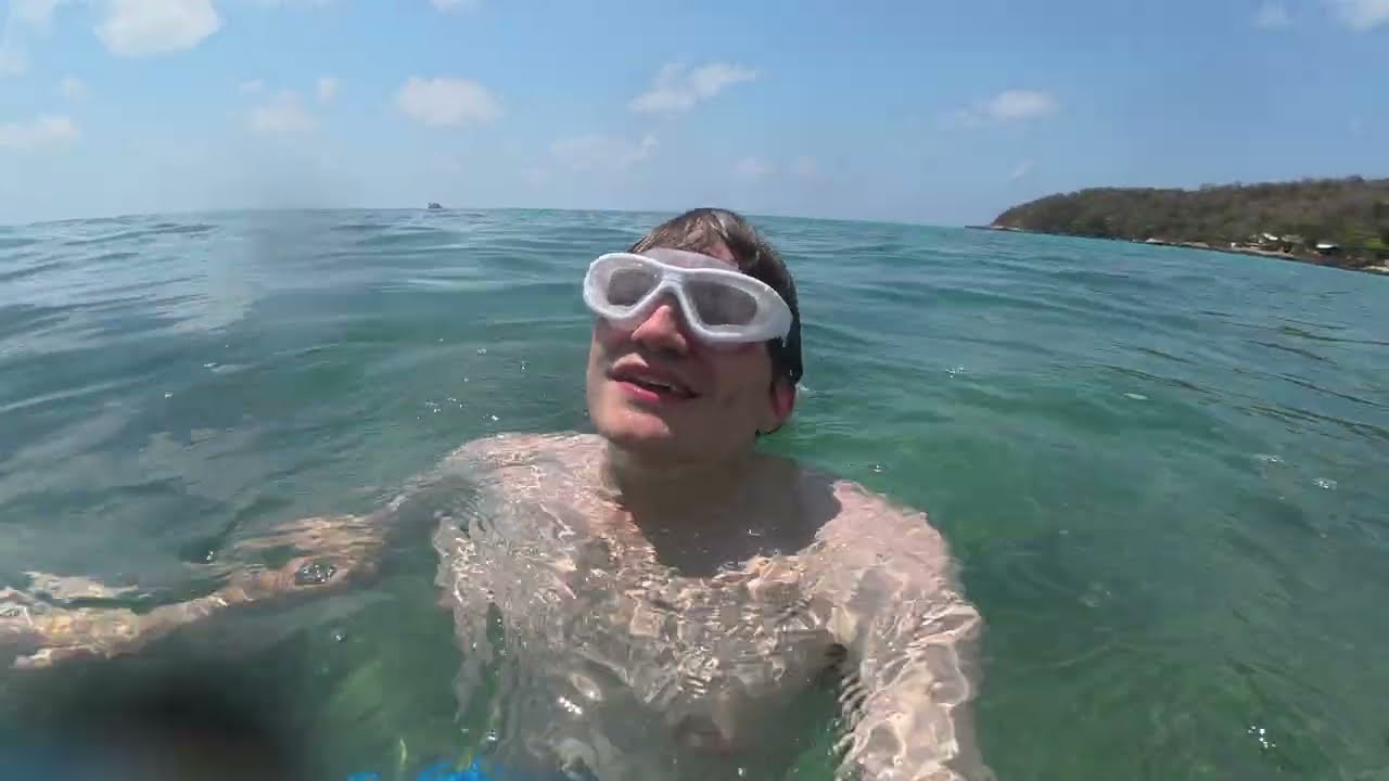Showing you our favorite beaches on Koh Samet ￼- beautiful island not far from Bangkok | Vlog