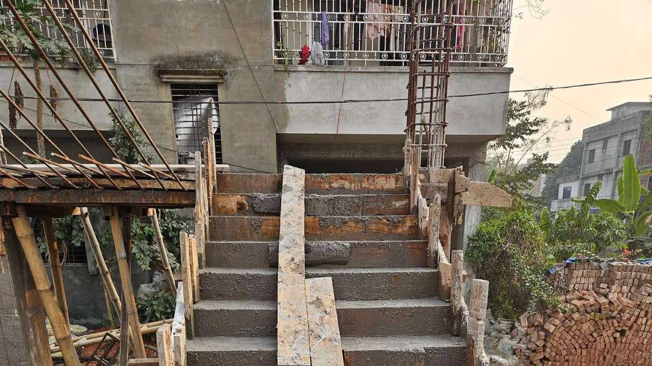 Stair casting... #viral #viralvideo #construction #building #stairs #civilengineering #bangladesh 