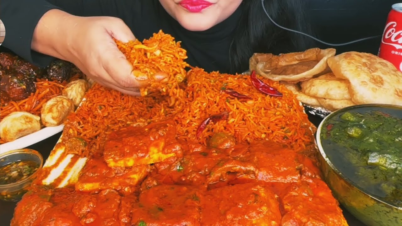 Eating spicy shahi paneer ,fried rice,puri,palak panner#mukbang #food 