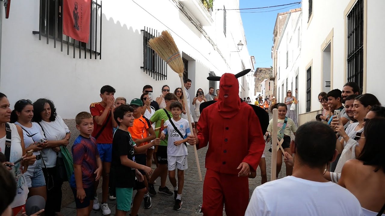 Tradicional 'Salida del Diablo' de Jerez de los Caballeros