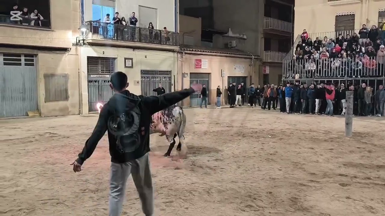 Embolada del Aida Jovani en Almazora