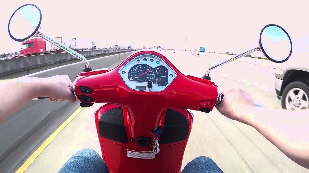 Vespa 300 GTS Super Top Speed