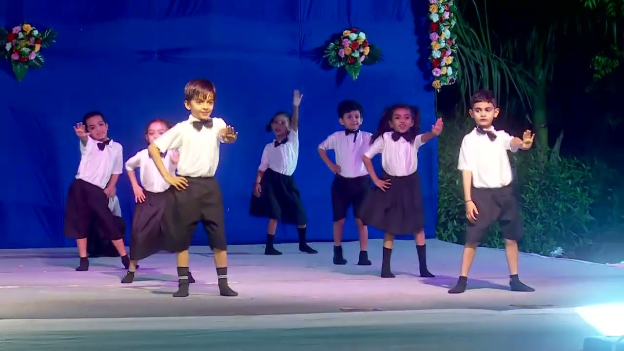 GUJARATI MEDIUM CHILD'S DANCE PERFORMANCE....
