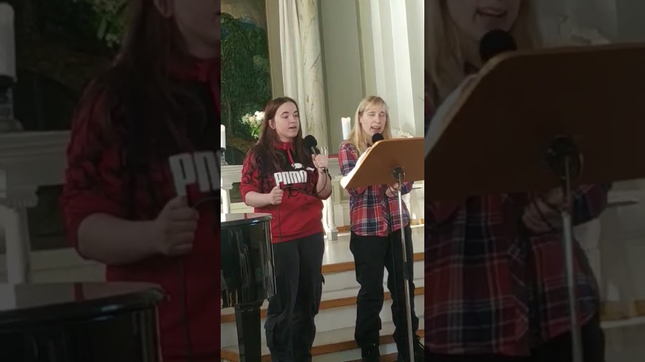 Our first warshipping song in the Norwegian Baptist church. TRONDHEIM.