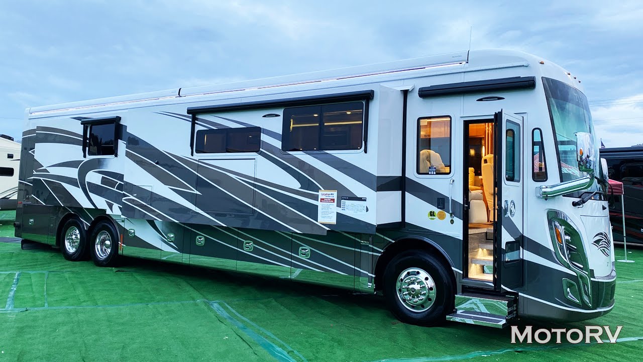Luxury Class A 605 HP Cummins Diesel Coach 2021 Tiffin Zephyr 45 PZ