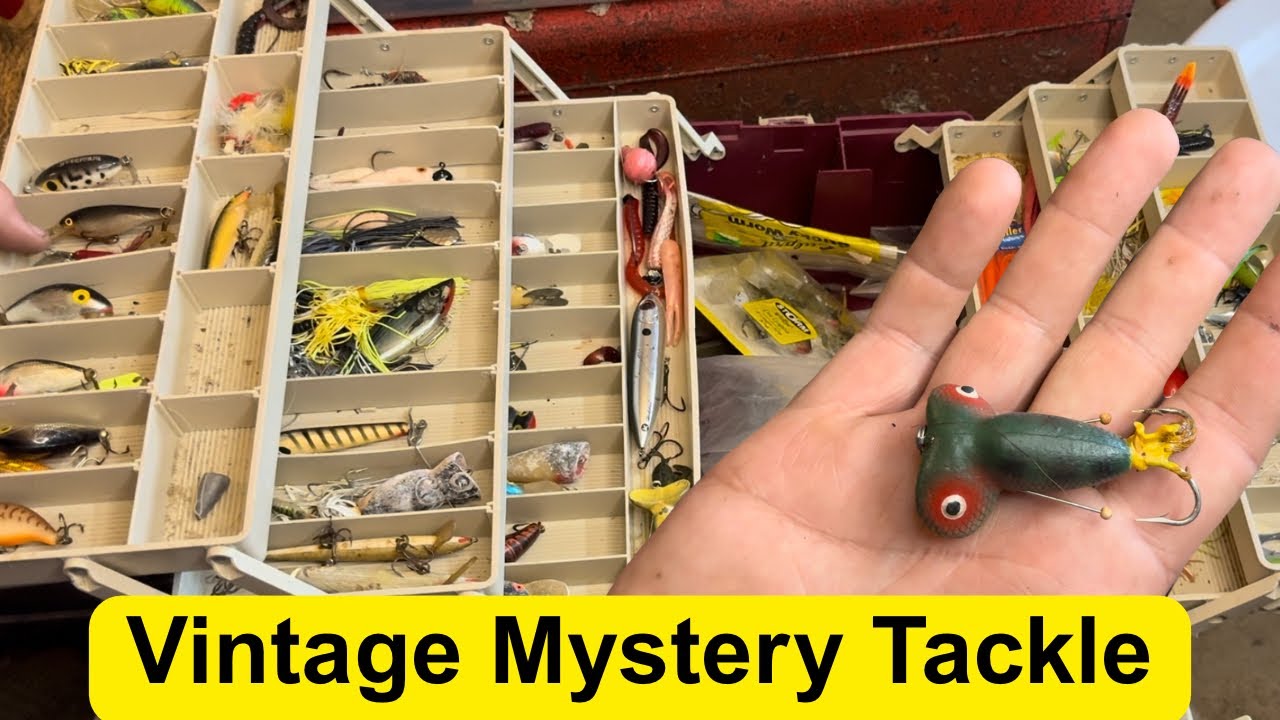 Let&rsquo;s See What&rsquo;s In A Vintage Tackle Box from an Abandoned House!