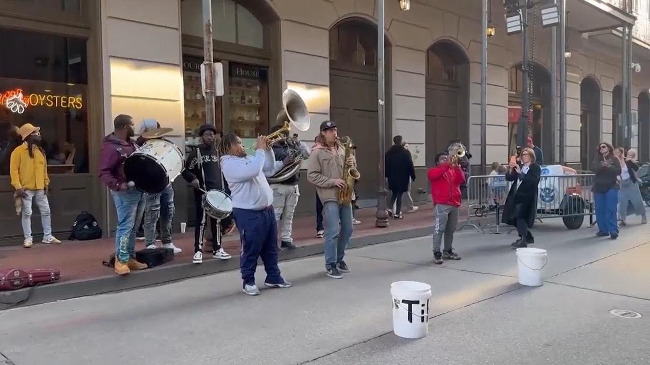 Music helping New Orleans heal as Bourbon Street reopens
