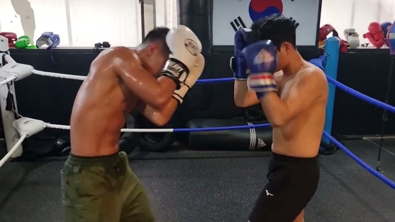 복싱-현역쌍둥이복서 임현철vs 신종훈 관장 스파링(인천아시안게임 은메달리스트)