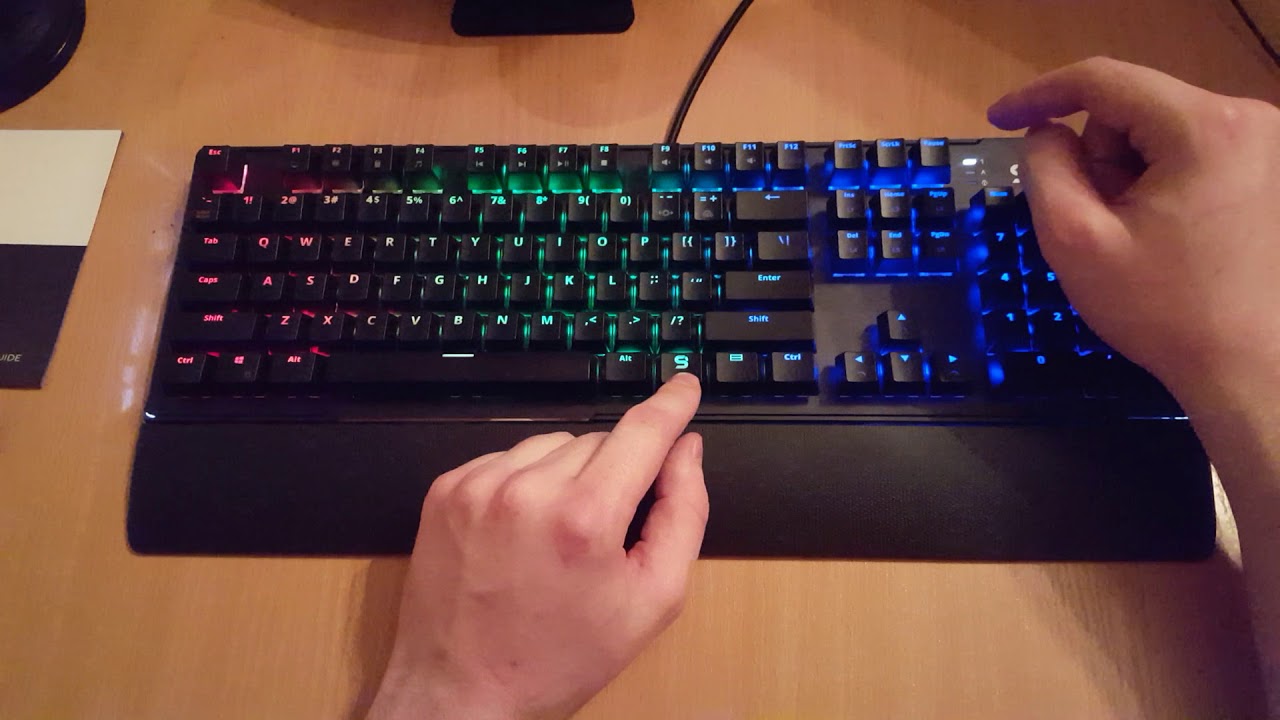 15 minut zachwycania się nową klawiaturą