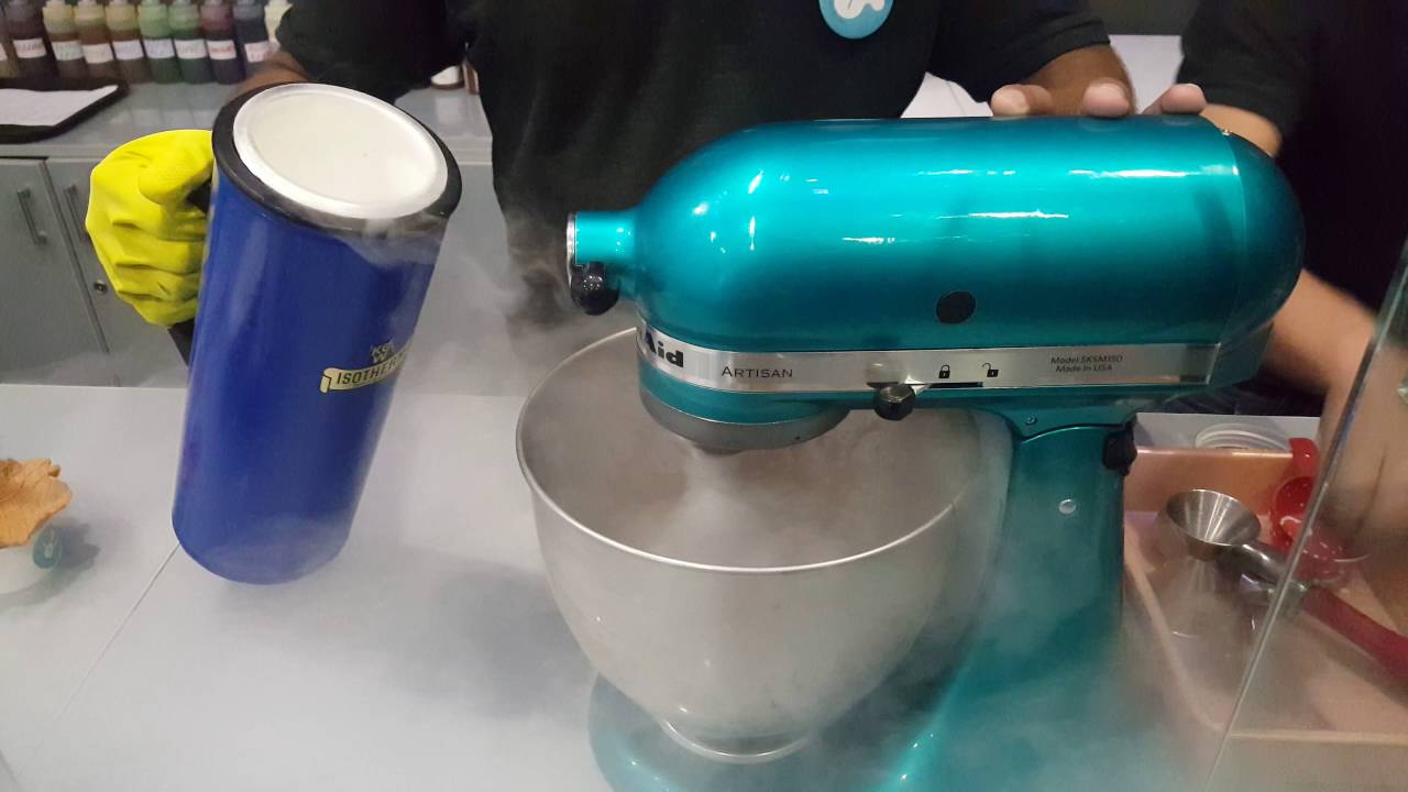 Atomic 7 Lab Preparation of liquid nitrogen Ice Cream