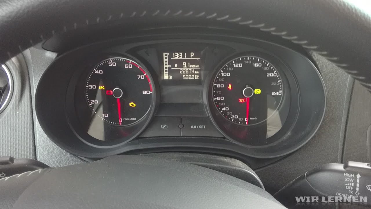 Autofahren lernen A10: Bordcomputer des Autos erklärt