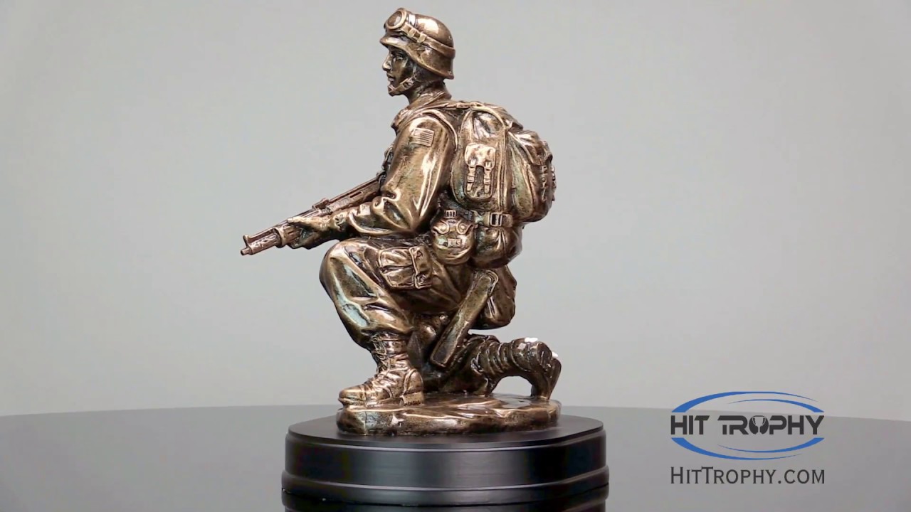Kneeling Soldier Statue MIL204 with Free Personalization