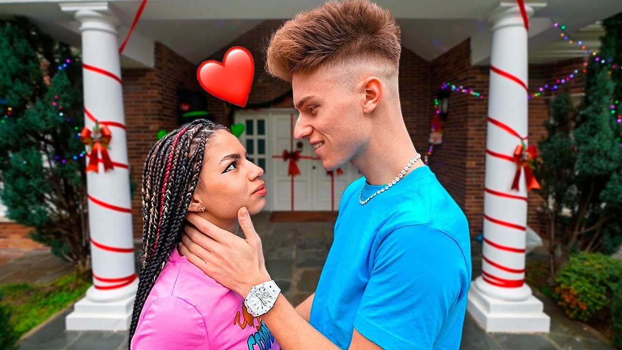 Larissa, quieres ser mi novia?