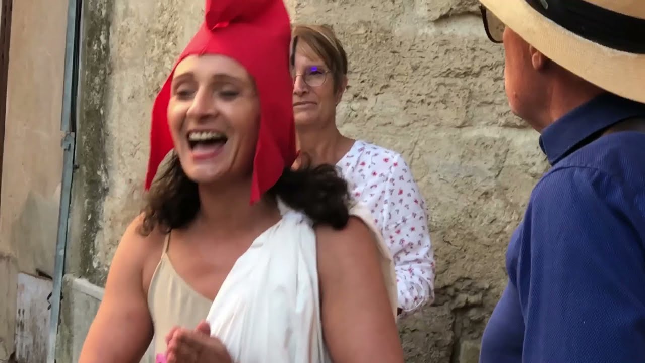 D&eacute;ambulafabulation Histomouristique par la Compagnie du Strapontin Visites th&eacute;&acirc;tralis&eacute;es de POUSSAN