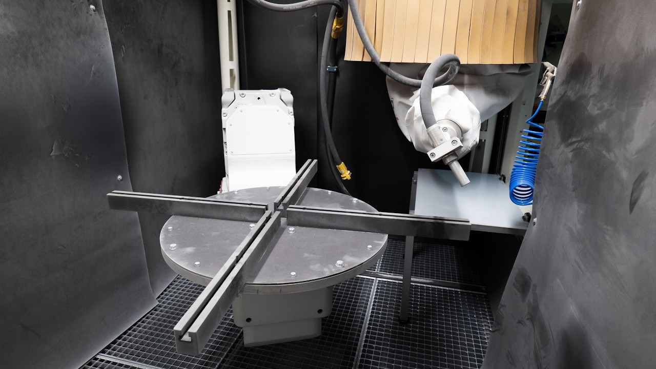 Robotic Grit Blasting for Jet Engine Components