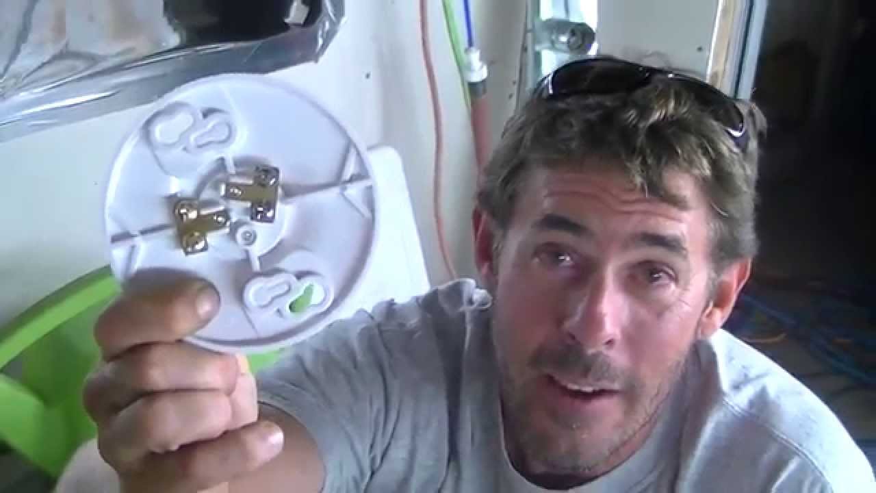 Green Ninja's Next Indoor Organic CFL Medical Marijuana Grow Part 13...The Light finally