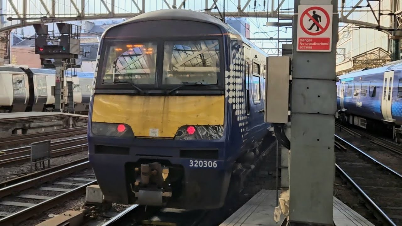 Scotrail Class 320 departing Glasgow Central