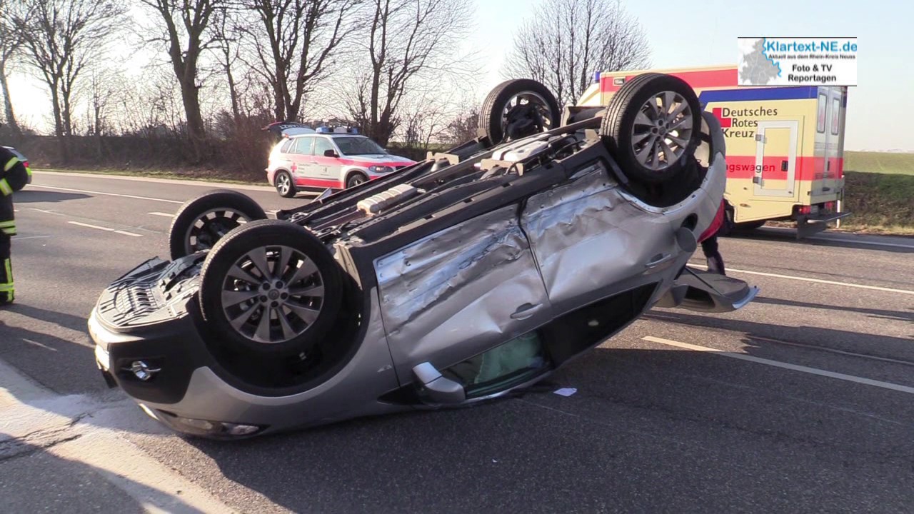 2017-02-14 Korschenbroich: Verkehrsunfall L361 - Pkw &uuml;berschl&auml;gt sich
