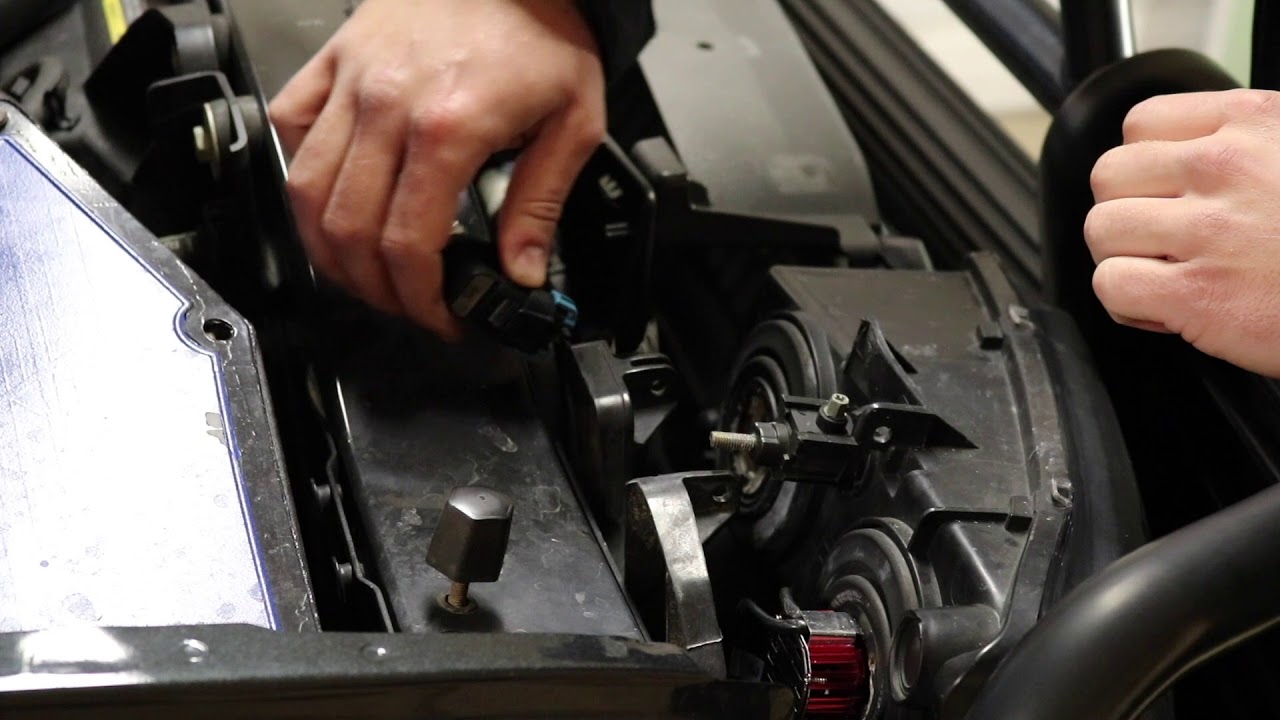 How to replace silverado headlight bulb (2003-2006)