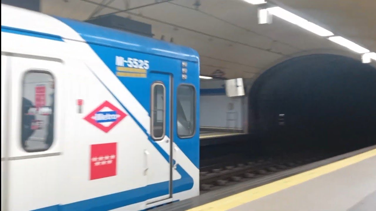 Here is the underground old train 5525-5530 in Plaza de Castilla Madrid Saturday 14 March 2026