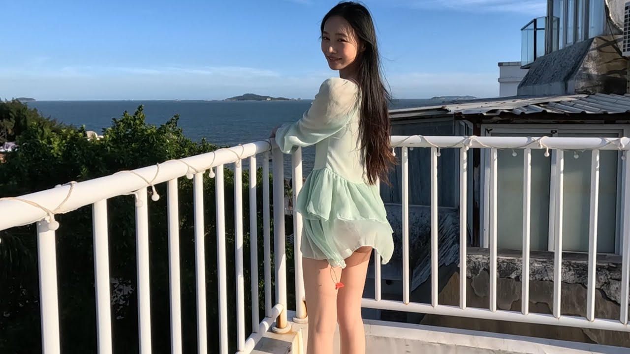 美美的可可，美美的裙子在美美的海边
