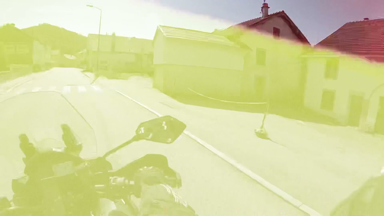 Kawasaki Versis 1000 aux cascades du tendon
