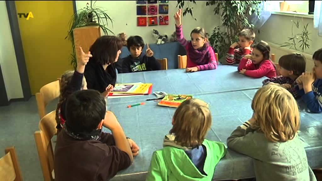 Tiergestützte Pädagogik: Kinder übernehmen Verantwortung für zwei Hasen