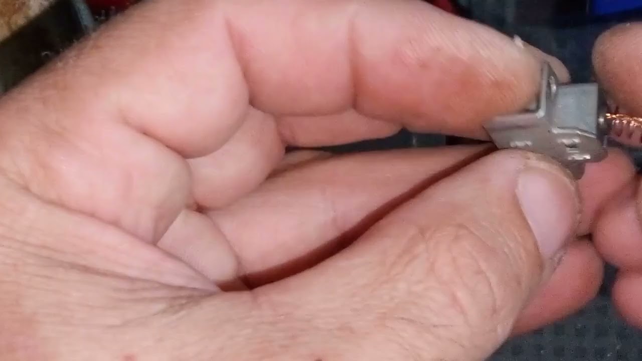 Cómo cambiar carbón de amoladora black+Decker