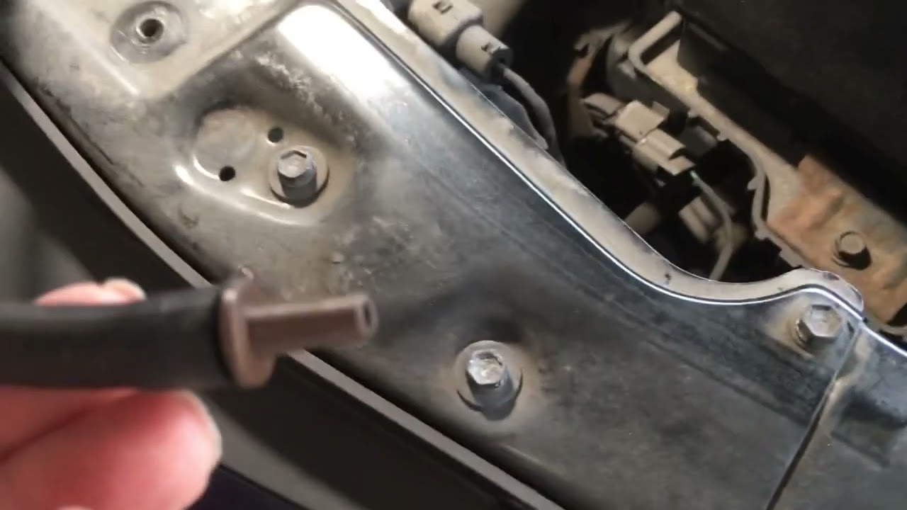 Easy Way To Clean Intake Valves On Hyundai 2.4L Eng. - Part 1 - Bob C