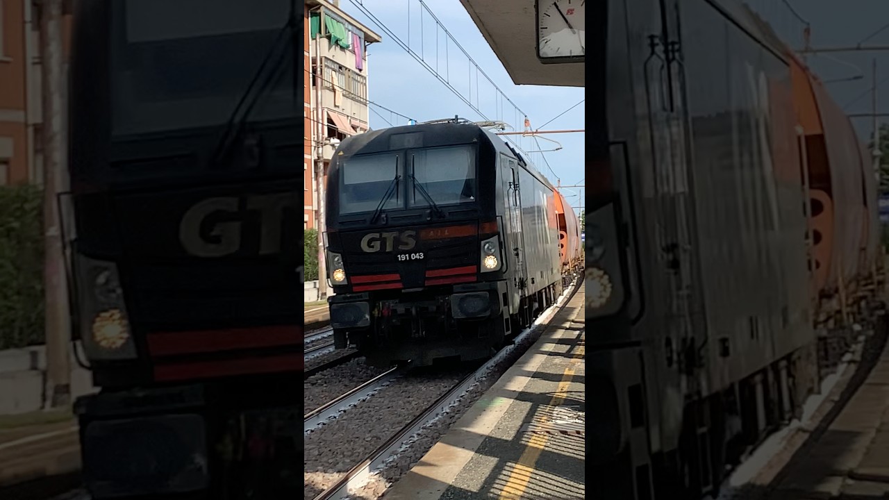 Treno merci con E191 GTS in transito a Moncalieri #trenomerci #treno #treni #trainspotting #trains