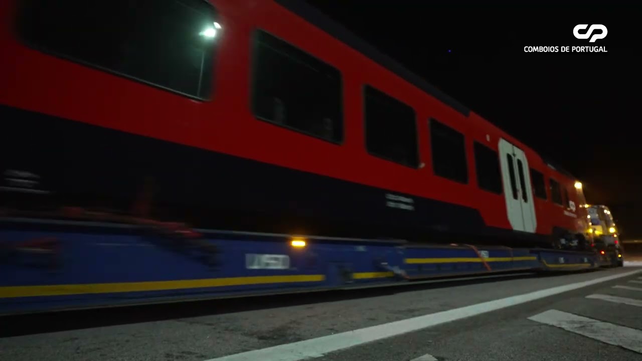 Primeiro de 22 novos comboios regionais Stadler FLIRT