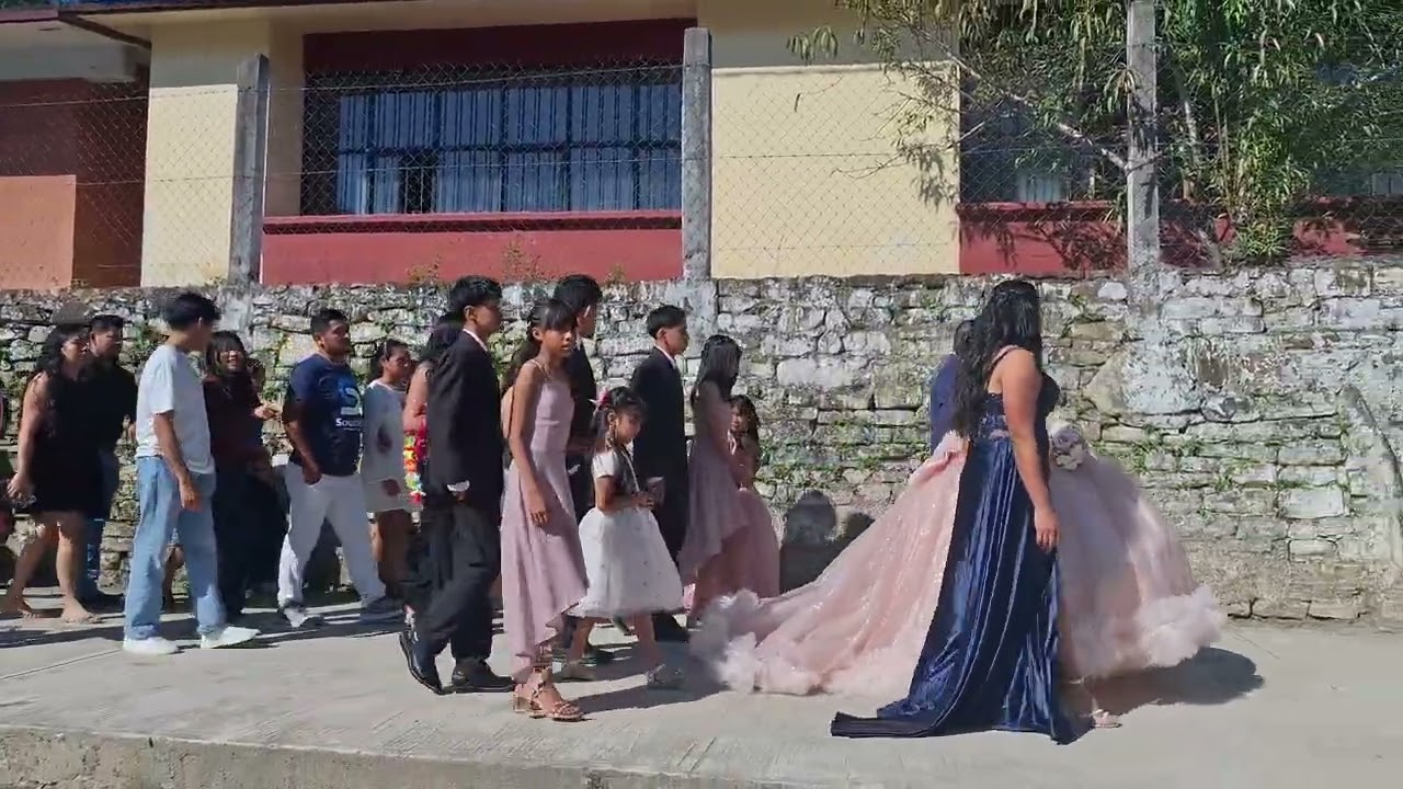 15 años de lesly arleth. Salida de misa.Nanayatla xochiatipan hidalgo. 