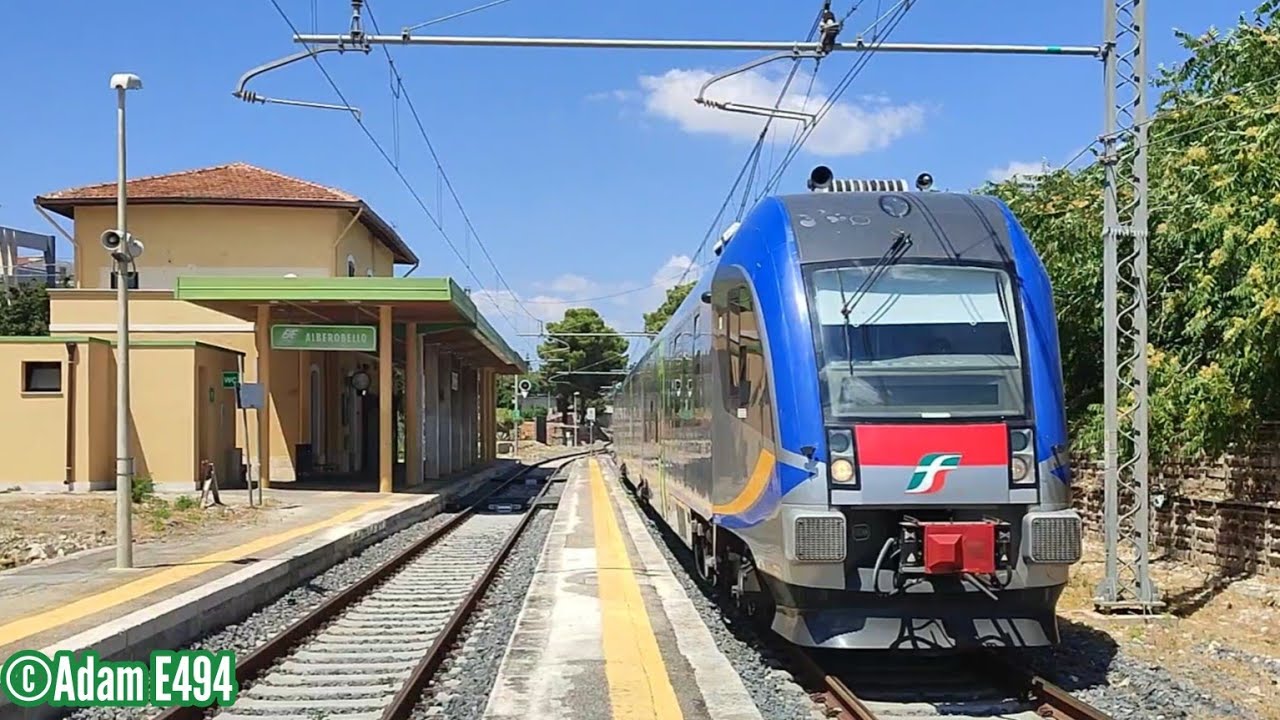 TRENI ALLA STAZIONE DI ALBEROBELLO! ATR220 DELLE FERROVIE SUD EST! [04/08/2023]