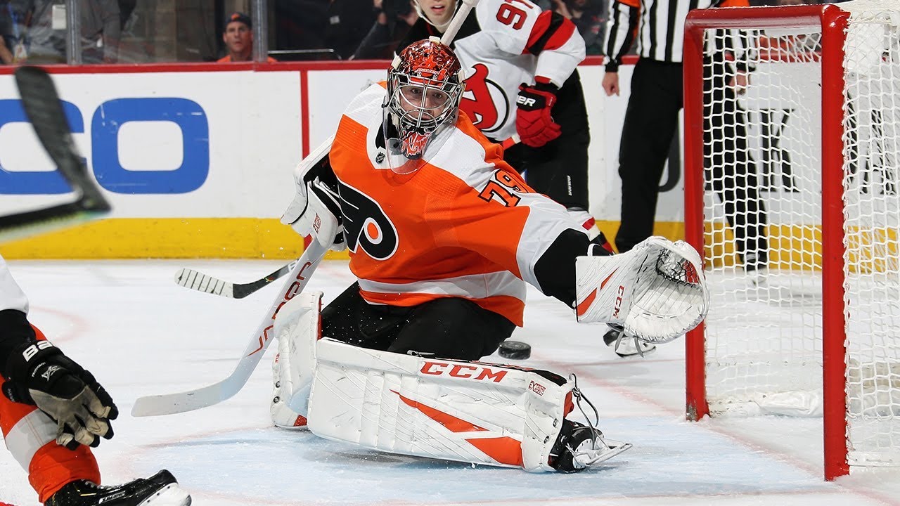 Carter Hart with insane robbery of Taylor Hall