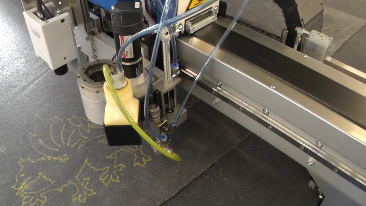 Bullmer Cutting machine with spraying tool on Premiumcut ELC