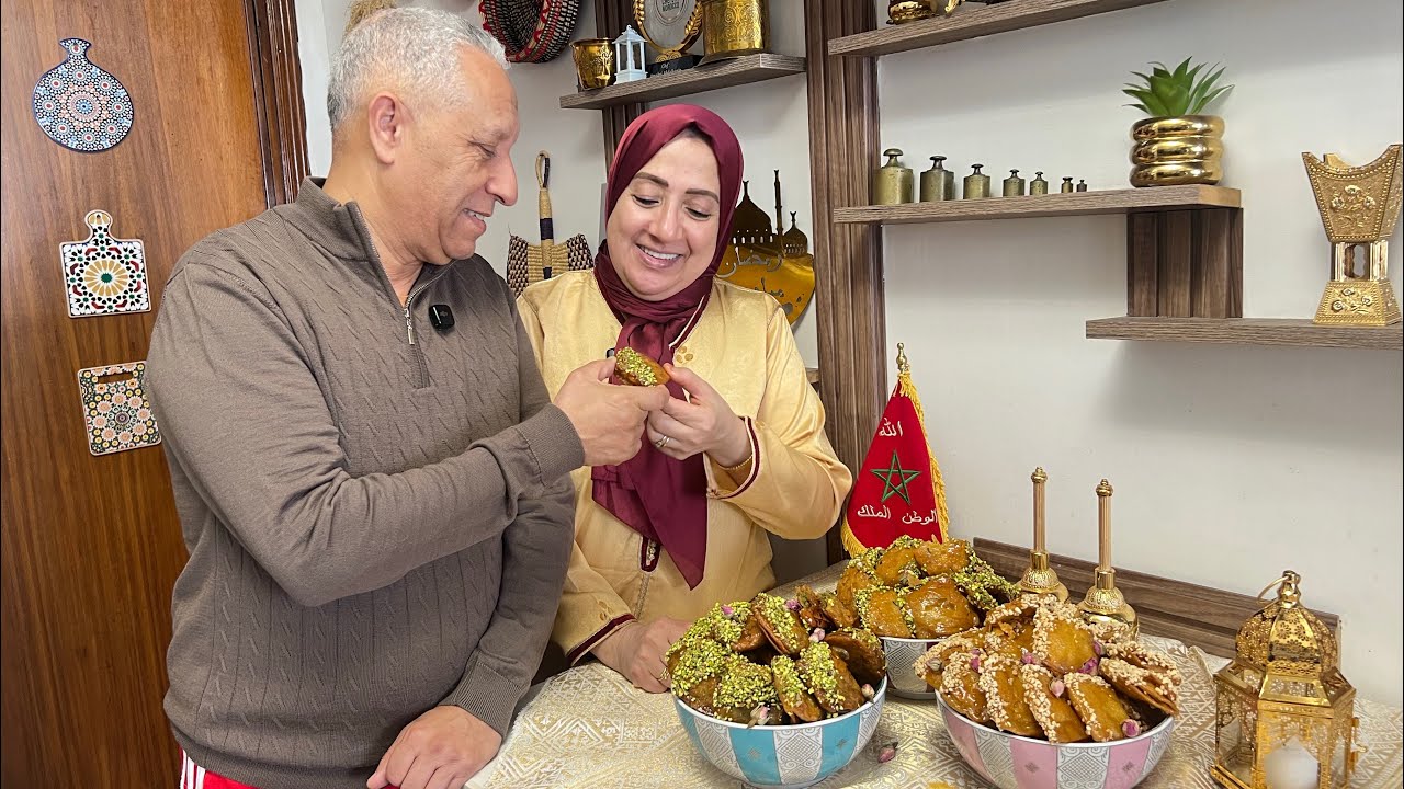 رغيفات العيد غادي ياكلوهوم قبل العيد بعقدة البيستاش فيهوم واحد القرمشة و التعليكة و البنة ياسلام 