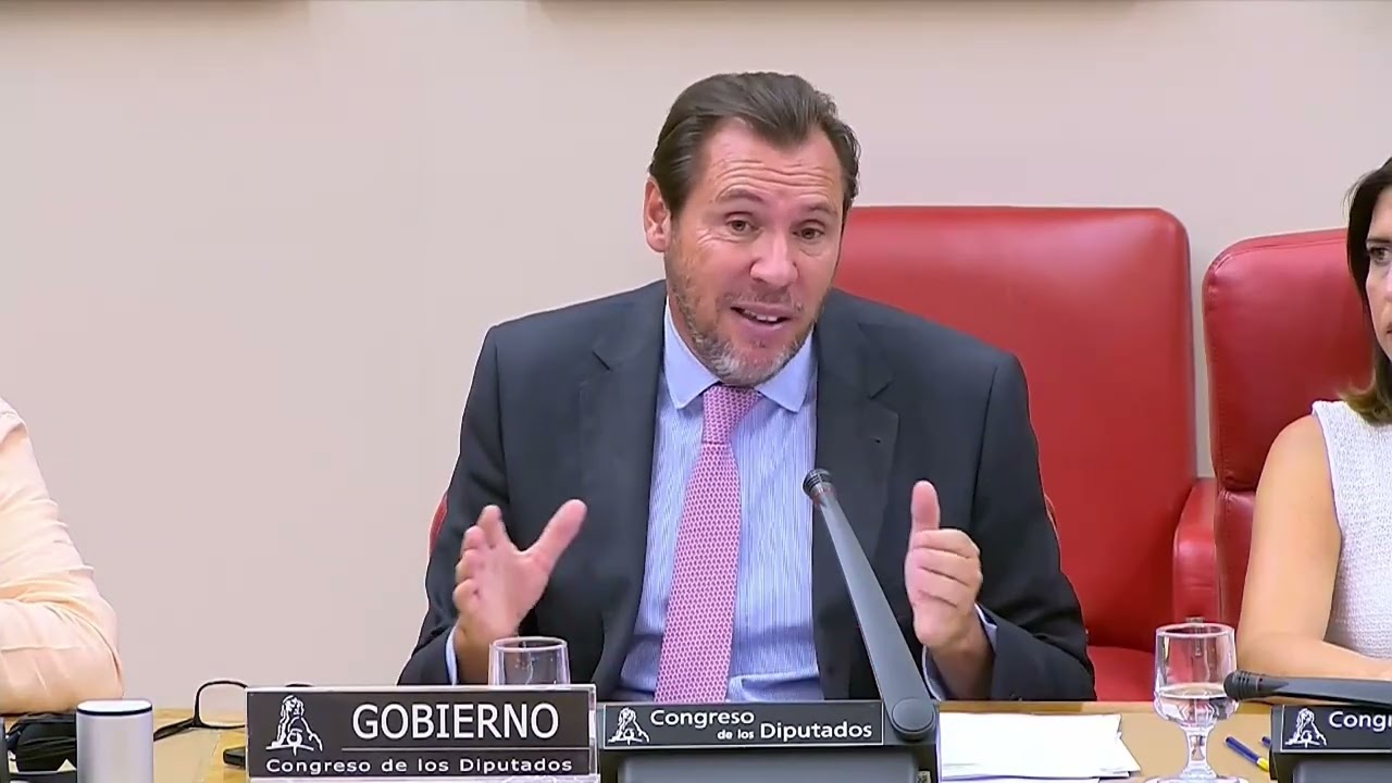 Puente reconoce que Renfe tiene un 20% de sus trenes parados por avería o mantenimiento