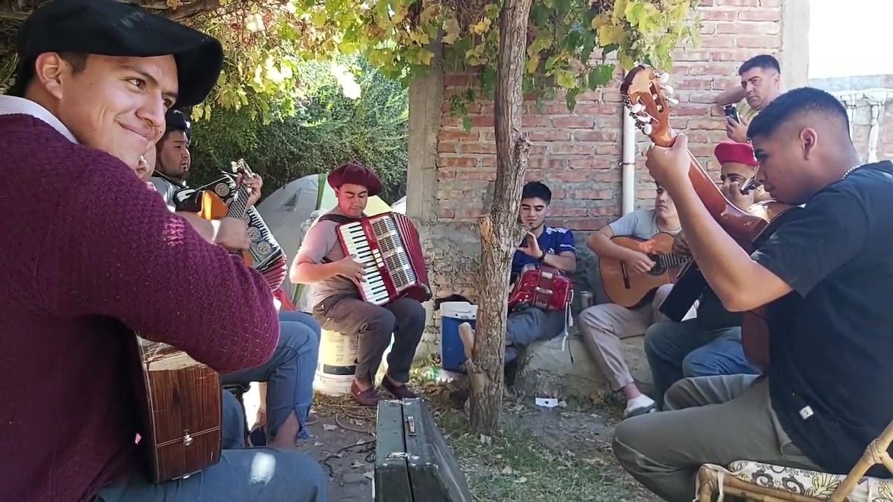 luchy parra, maly andres en las lajas con amigos